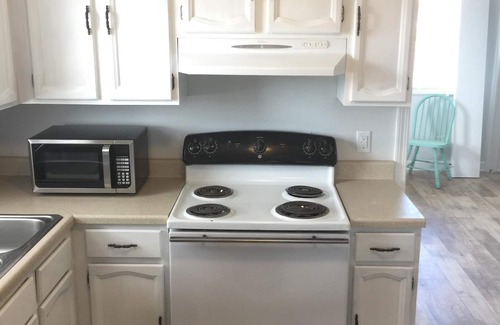 Nags Head Apartamento | Captains Quarters, NUEVO 2018, a menos de 1 cuadra de la playa !!Porche Cubierto