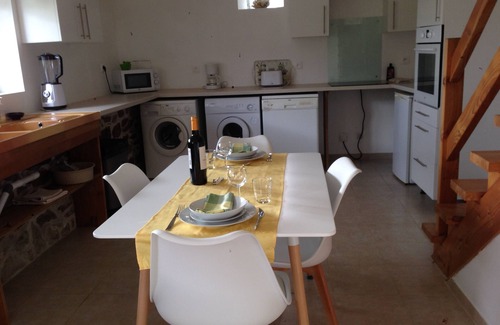 Kerien Casa | Captivating 2-Bed House with log burner in Kerien