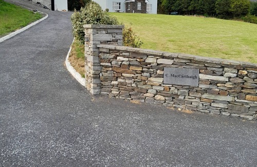 Kilcrohane Casa | Captivating 3-bed House