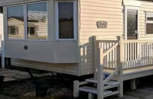 Chapel Saint Leonards Apartamento | Spacious 3 Bedrooms TV in Each Room Decking