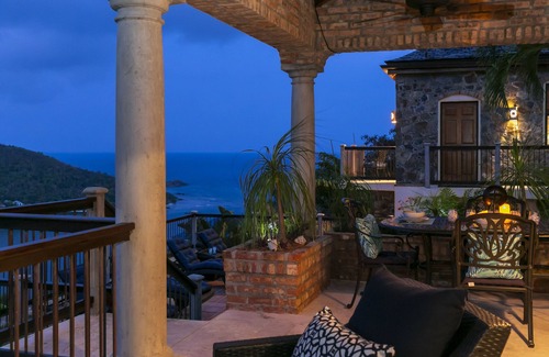Gift Hill Casa | Cara Mia beautiful 3 king BR, 3.5 bath, whole house generator views private pool