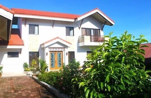 Alfonso Casa | JARDÍN DE VILLA EN CARASUCHI - Cerca de TAGAYTAY