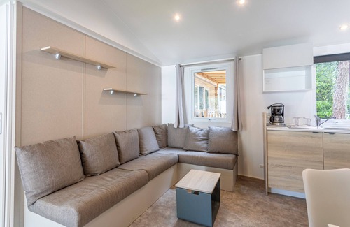 Les Conches Alquiler De RV | Caravana '151' con piscina compartida y terraza compartida