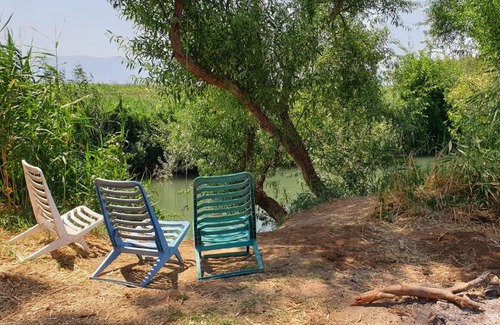 HaGalil HaElyon Otro | Caravan on the Water