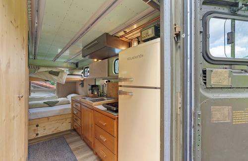 Bad Wildbad Casa | Caravana 'Poolhouse' con vistas a la montaña, piscina privada y Wi-Fi