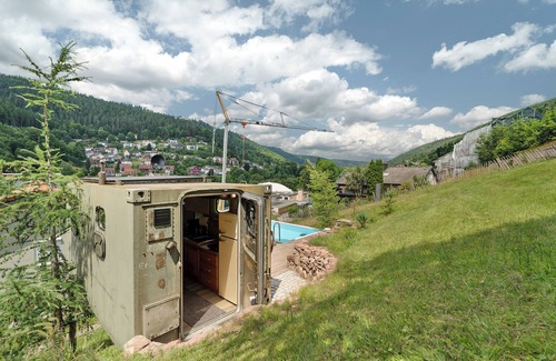 Bad Wildbad Casa | Caravana 'Poolhouse' con vistas a la montaña, piscina privada y Wi-Fi