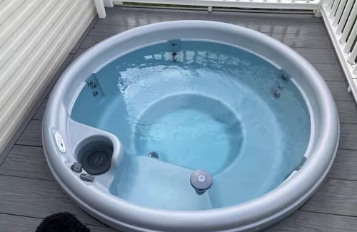 Dogdyke Chalet De Esquí | Caravan-Sleep8-HotTub-FreeP-Balcony-FamilyFriendly