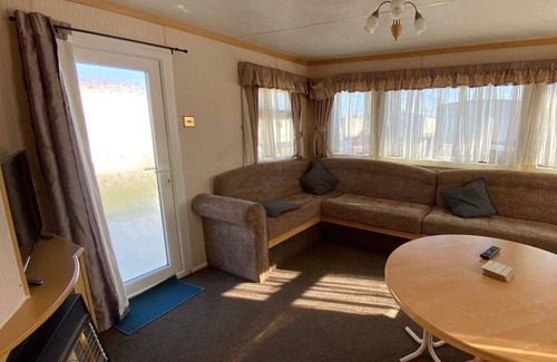 Skegness Cabina | CaravanSleeps4-HotTub-Coastal-Parking-QuietRetreat