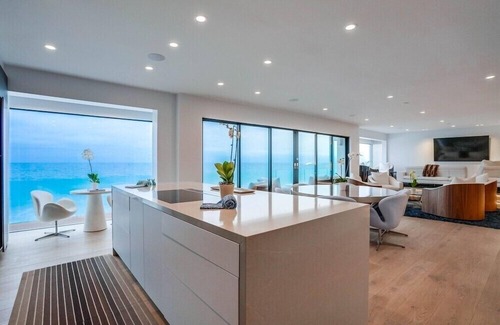 Eastern Malibu Casa | CARBON BEACH, MALIBU, CA Billionaire's Beach, Dry Beach