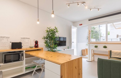 Carcavelos Apartamento | Carcavelos Sunny Retreat 2 by LovelyStay
