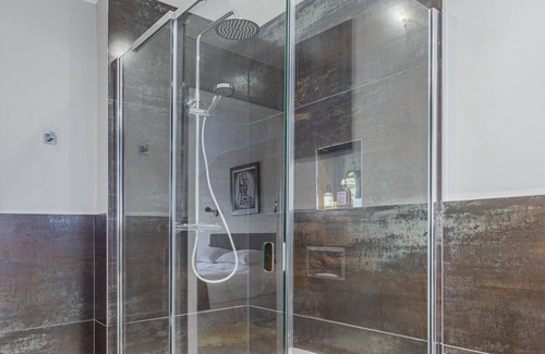 Cyncoed Casa | Cardiff Luxury House