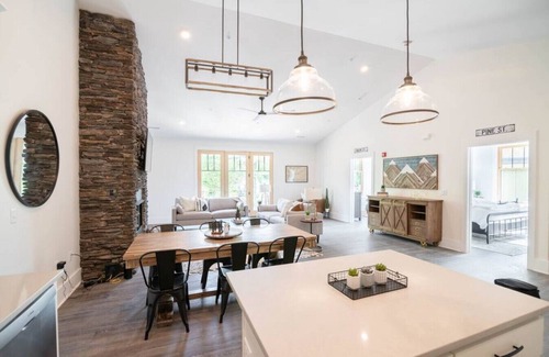 Blowing Rock Condominio | Cardinal at MP · ? ♥️of Blowing Rock w/Parking Cardinal@ Main&Pine