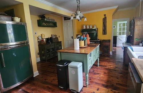 Montgomery Casa | Cardinal Farm-The Finch Room