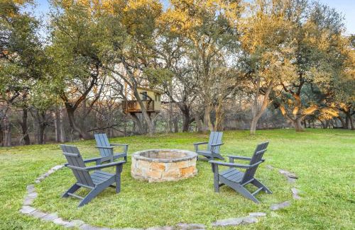 Wimberley Casa | Cardinal Oaks on the Creek