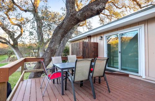 Wimberley Casa | Cardinal Oaks on the Creek
