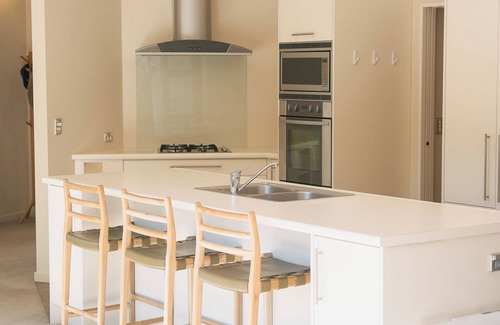 Cardrona Casa | Cardrona Alpine Villa (with hot tub)