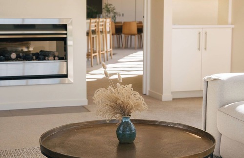 Cardrona Casa | Cardrona Alpine Villa (with hot tub)