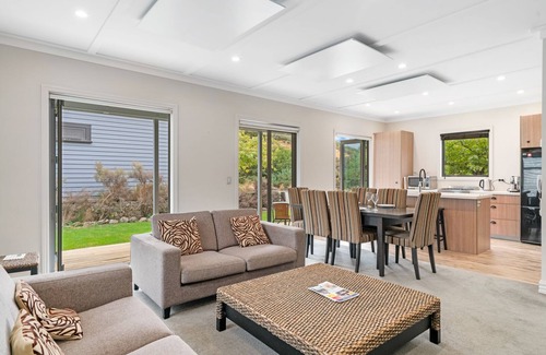 Cardrona Casa | Cardrona Cottage - Cardrona Holiday Home