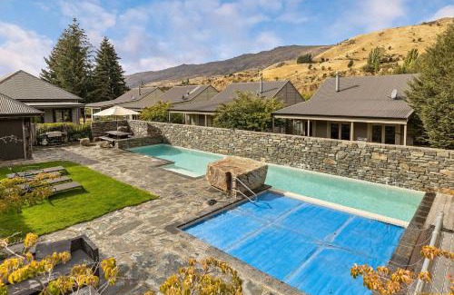 Cardrona Casa | Cardrona Retreat, resort spa & swimming pool!