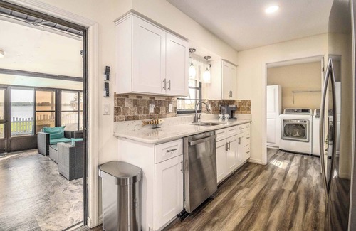 Winter Haven Casa | Carefree Cove on Lake Connie - With Hot Tub! 15 mins to Legoland