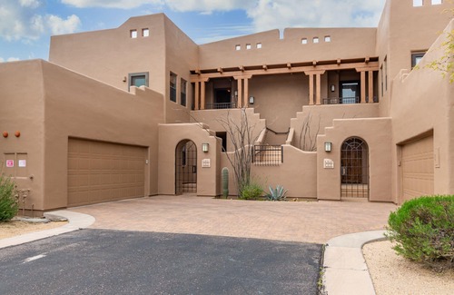 Carefree Casa | Carefree - Terrace Estancia SS 1B1B next door to the Boulders resort.