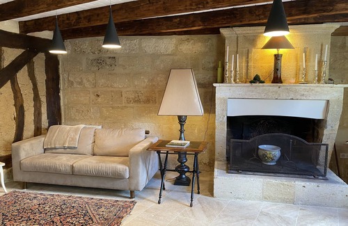 Coutras Cama Y Desayuno | Carefully renovated house in quiet hamlet