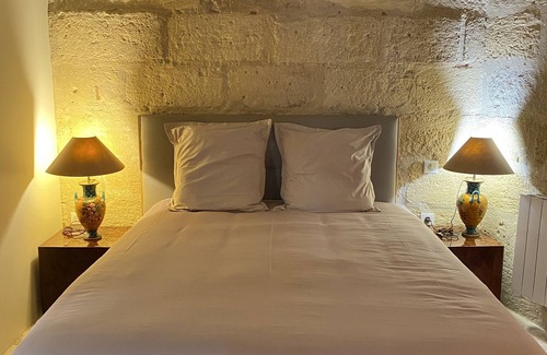 Coutras Cama Y Desayuno | Carefully renovated house in quiet hamlet