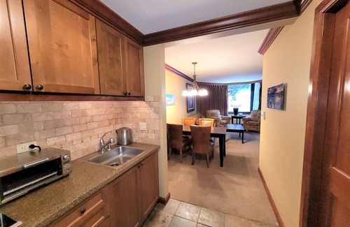 Olympic Valley Complejo | Carey's 2 Bd 2 Bath, Kitchenette, Palisades Slopeside Luxury Tahoe Condotel