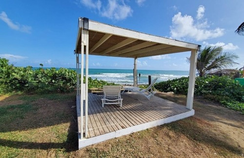 Jobos Casa | CARIBBEAN 181 - Modern Beachfront House