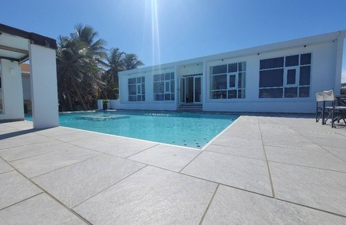 Jobos Casa | CARIBBEAN 181 - Modern Beachfront House