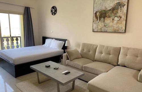 Al Hamra Village Apartamento | Caribbean