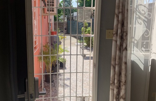 Pembroke Hall Apartamento | Caribbean comfort