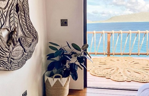 East End Condominio | Caribbean Escape, Sunrise Oceanview Suite in BVI