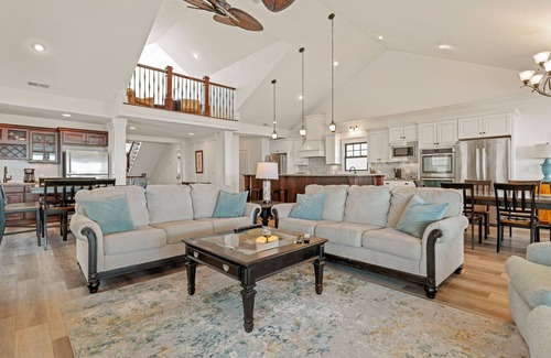 Kill Devil Hills Casa | Caribbean Jewel, Oceanfront Sixteen Bedroom Vacation Home in Kill Devil Hills