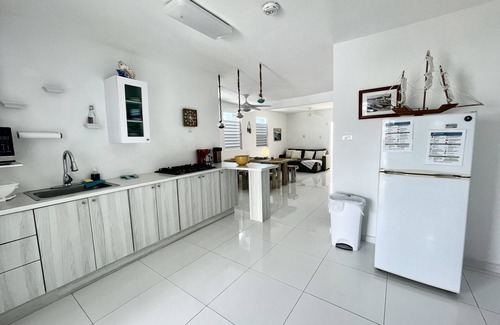Arroyo Casa | Caribbean Sea Beach Front 1st fl Fisherman Village Boardwalk A/C WiFi BBQ House