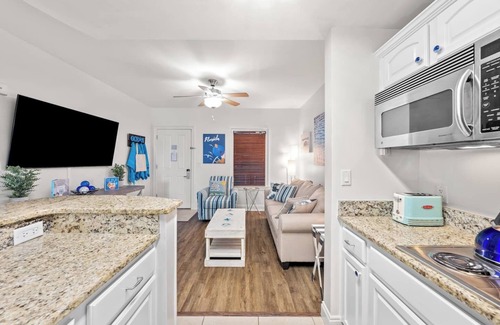 Sunnyside Condominio | Carillon Beach Inn 307, Pet Friendly!, 1BD/1BA , Beautiful Resort!