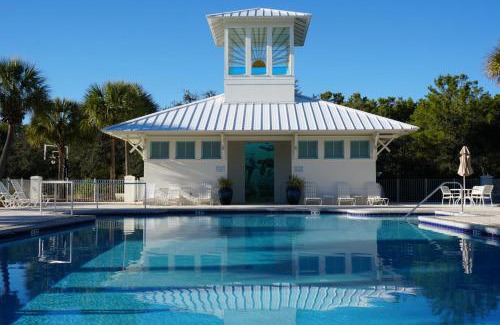 Sunnyside Casa | Carillon Beach- The White House