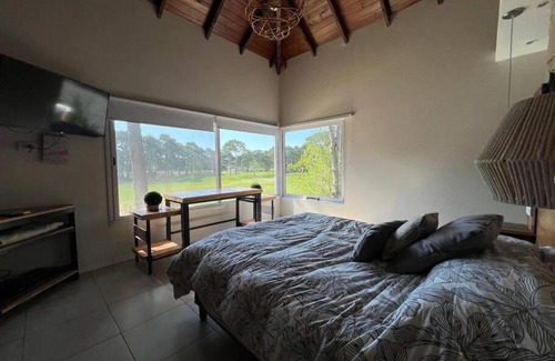 Carilo Casa | Carilo para 10, frente al golf con Pileta Climatizada!