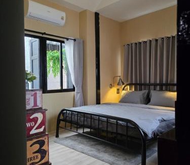 Wang Burapha Phirom Casa | Carl and Ellie Home