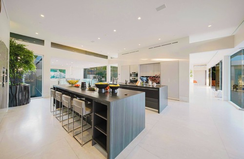 Trousdale Estates Casa | Carla Ridge View - Modern Contemporary Compound by Award Winning Architect