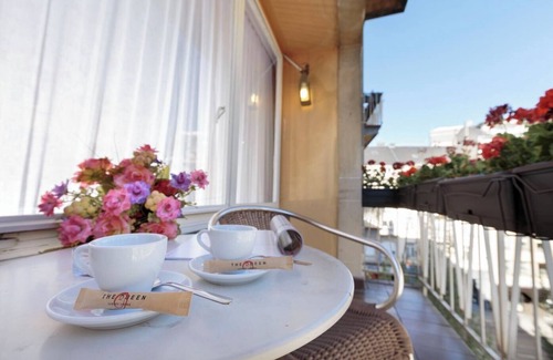 Gare Apartamento | Carlotta -42 Executive Apartment, 2 Bedrooms, Balcony