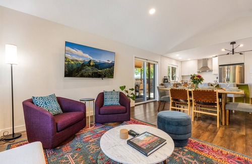 Carlton Casa | Carlton Crush Pad ~ Where Your Wine Country Getaway Comes to Life