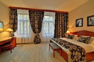 Zizkov Hotel | Carlton