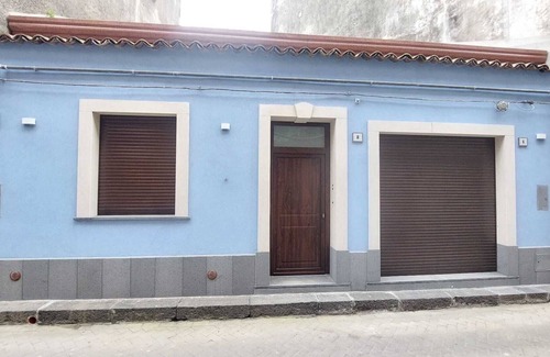 Rovittello Casa | Camere matrimoniali al centro di Linguaglossa-Etna Nord- Sicily - Italy