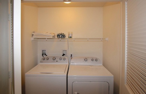 Carmel Valley Apartamento | Carmel Valley/Del Mar--1st floor-Attached Garage