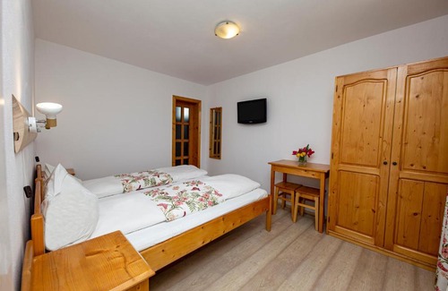 Zarnesti Casa | Carmi House
