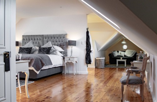 Mowbray Casa | Carmichael House Boutique Hotel