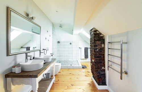 Mowbray Casa | Carmichael House Boutique Hotel