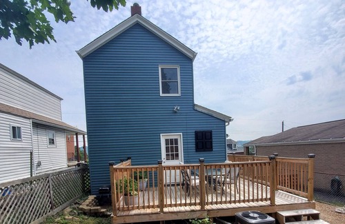 Carnegie Cabaña | Carnegie Cottage - Close to City and Busway!