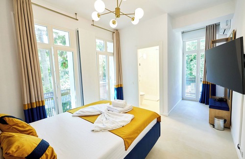 Bucharest Hotel | Carol Park View